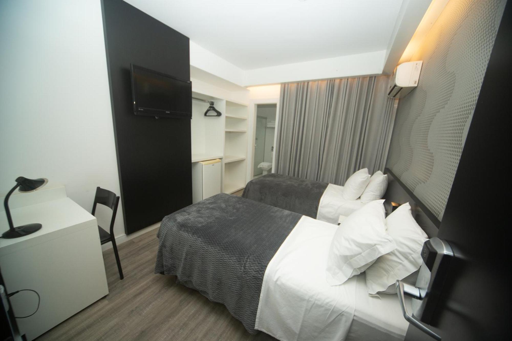 Hotel Cidade Araxá Buitenkant foto