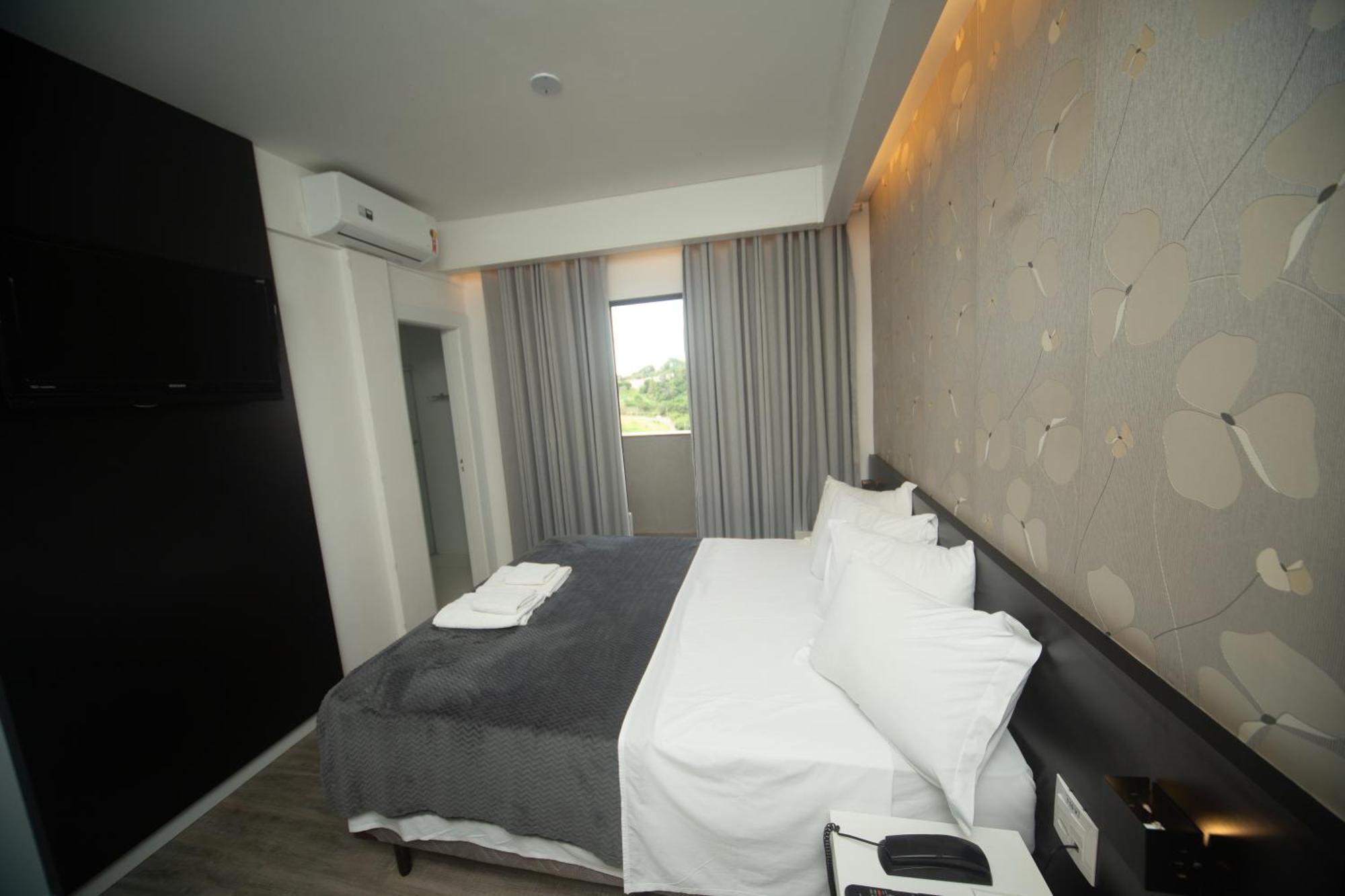 Hotel Cidade Araxá Buitenkant foto