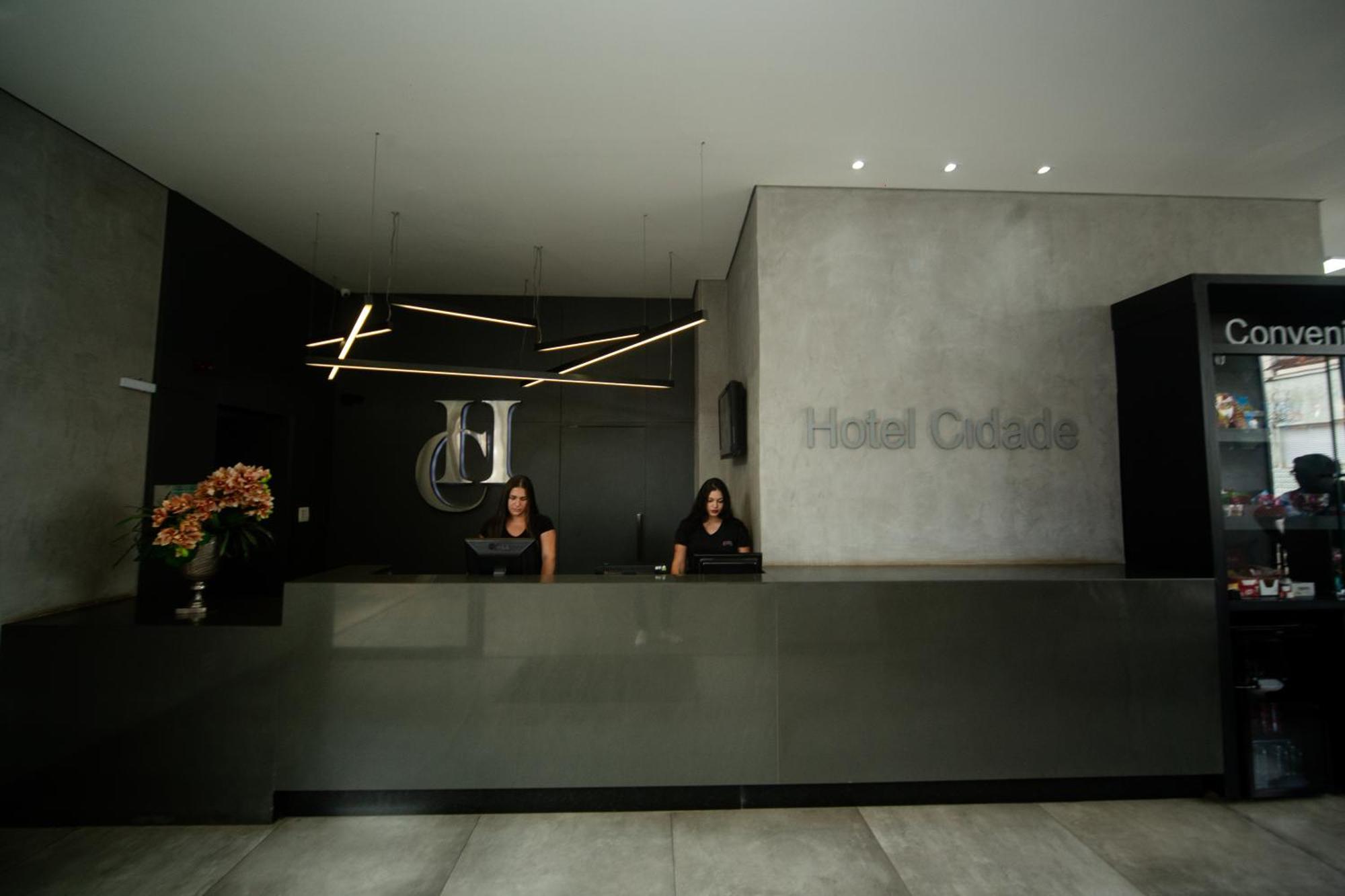 Hotel Cidade Araxá Buitenkant foto